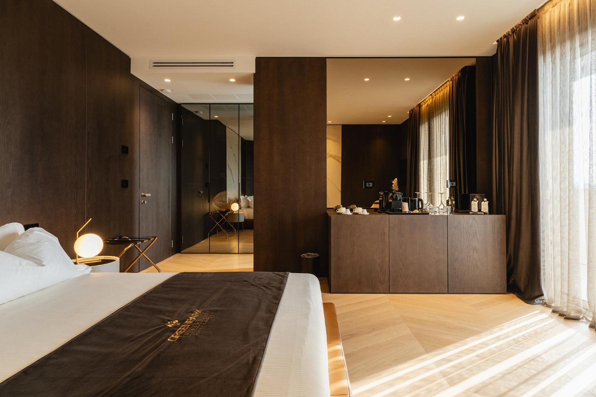 Green Park Penthouse Suite & Pool - Heated Pool - Бари Екстериор снимка